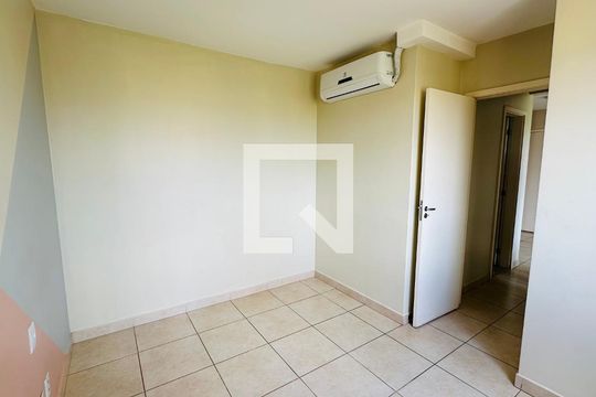 Quarto 1 de apartamento para alugar com 2 quartos, 46m² em Parque Oeste Industrial, Goiânia