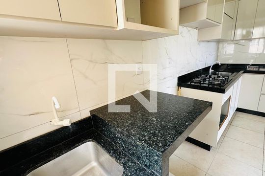 Cozinha de apartamento para alugar com 2 quartos, 46m² em Parque Oeste Industrial, Goiânia