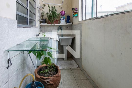 Área de Serviço de casa para alugar com 2 quartos, 532m² em Vila Santa Clara, São Paulo