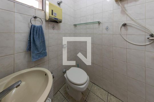 Banheiro 2 de casa para alugar com 2 quartos, 532m² em Vila Santa Clara, São Paulo