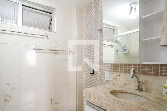 Banheiro  de apartamento para alugar com 3 quartos, 85m² em Santa Paula, São Caetano do Sul