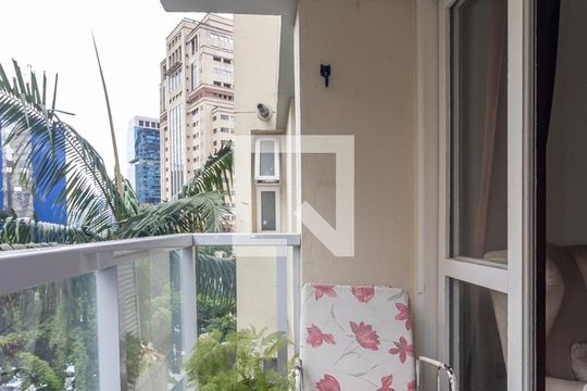 Varanda de apartamento para alugar com 3 quartos, 110m² em Vila Nova Conceição, São Paulo