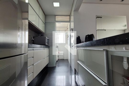 Cozinha de apartamento à venda com 3 quartos, 70m² em Vila Curuçá, Santo André