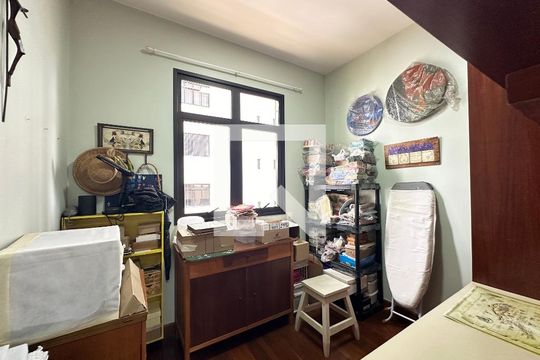 Quarto de Serviço de apartamento à venda com 4 quartos, 210m² em Funcionários, Belo Horizonte