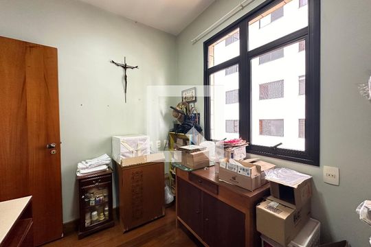 Quarto de Serviço de apartamento à venda com 4 quartos, 210m² em Funcionários, Belo Horizonte