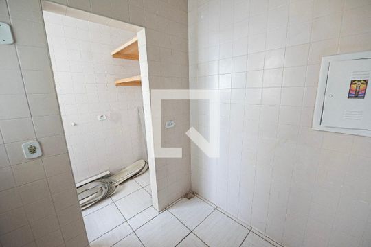 Cozinha de apartamento para alugar com 1 quarto, 60m² em Centro, Taubaté