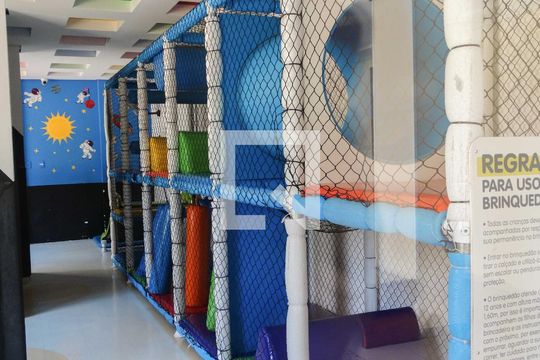 Área comum de apartamento para alugar com 2 quartos, 57m² em Umuarama, Osasco