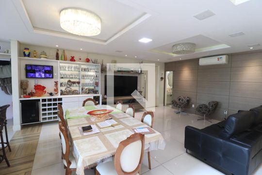 Sala de TV de casa à venda com 6 quartos, 1000m² em Vila Moreira, São Paulo