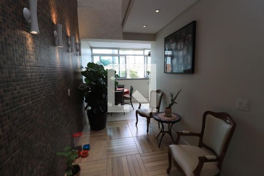 Sacada de casa à venda com 6 quartos, 1000m² em Vila Moreira, São Paulo
