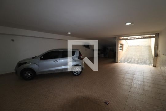 Garagem de casa à venda com 6 quartos, 1000m² em Vila Moreira, São Paulo