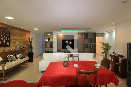 Sala de TV de casa à venda com 6 quartos, 1000m² em Vila Moreira, São Paulo
