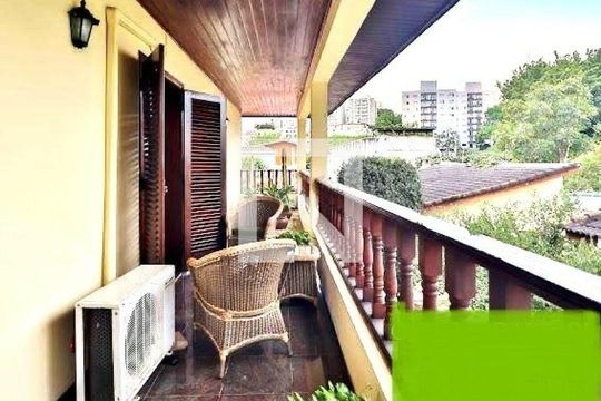 Casa à venda com 4 quartos, 570m² em Vila Inah, São Paulo