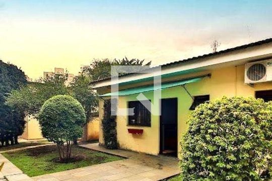 Casa à venda com 4 quartos, 570m² em Vila Inah, São Paulo