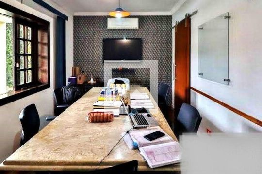Casa à venda com 4 quartos, 570m² em Vila Inah, São Paulo
