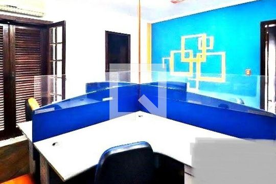 Casa à venda com 4 quartos, 570m² em Vila Inah, São Paulo