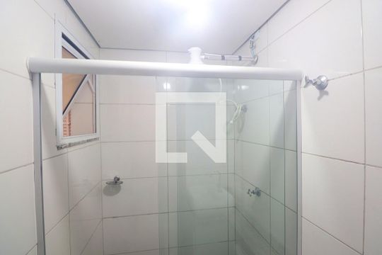 Banheiro de kitnet/studio para alugar com 1 quarto, 15m² em Vila Sao Pedro, Santo André