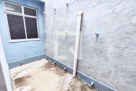 Quintal de casa para alugar com 2 quartos, 60m² em Quintino Bocaiuva, Rio de Janeiro