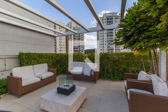 Área comum de apartamento para alugar com 1 quarto, 50m² em Tamboré, Barueri
