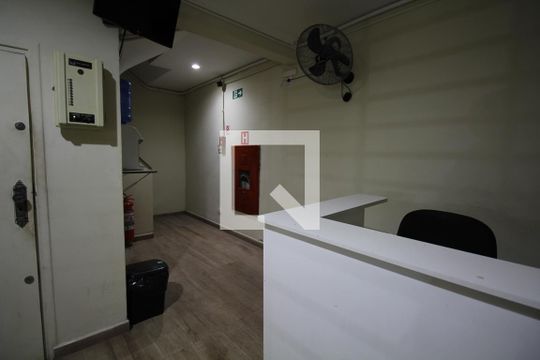 Hall de entrada de apartamento à venda com 2 quartos, 60m² em Liberdade, São Paulo