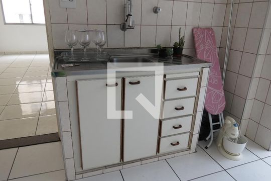 Cozinha (Gabinete) de apartamento para alugar com 3 quartos, 65m² em Moinho Velho, São Paulo