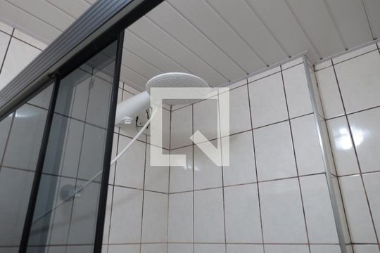 Banheiro (Chuveiro) de apartamento para alugar com 3 quartos, 65m² em Moinho Velho, São Paulo