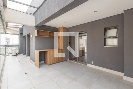 Varanda 2 de apartamento para alugar com 2 quartos, 120m² em Sumarezinho, São Paulo