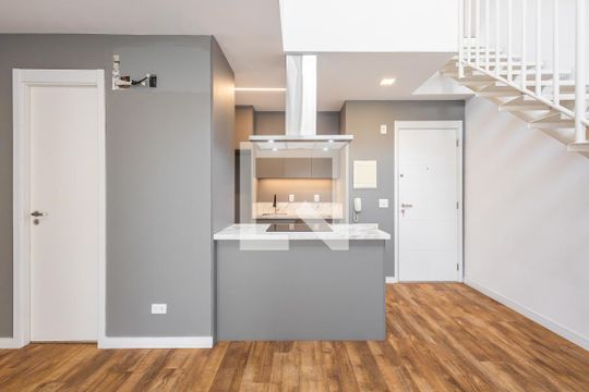 Cozinha de apartamento para alugar com 2 quartos, 120m² em Sumarezinho, São Paulo
