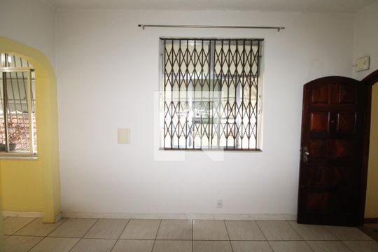 Sala de casa para alugar com 2 quartos, 59m² em Piedade, Rio de Janeiro