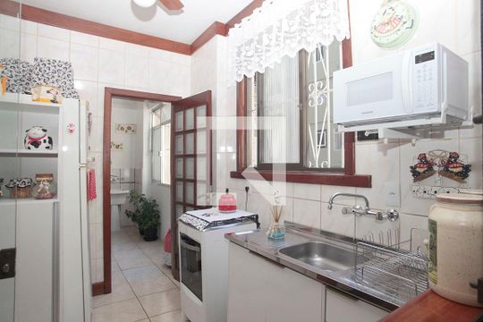 Cozinha + Área de Serviço com Despensa de apartamento à venda com 2 quartos, 110m² em Centro Histórico, Porto Alegre