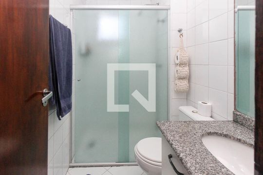 Banheiro da Suite de apartamento à venda com 2 quartos, 57m² em Vila Lucia, São Paulo