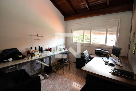 Escritório de casa à venda com 3 quartos, 200m² em Tristeza, Porto Alegre