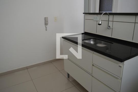 Cozinha de apartamento para alugar com 2 quartos, 48m² em Fonte Grande, Contagem