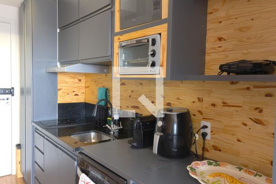 Detalhe da cozinha de kitnet/studio para alugar com 1 quarto, 27m² em Pinheiros, São Paulo