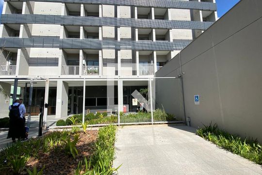 Fachada de kitnet/studio para alugar com 1 quarto, 27m² em Pinheiros, São Paulo