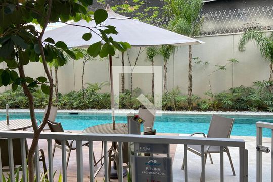 Área comum - Piscina de kitnet/studio para alugar com 1 quarto, 27m² em Pinheiros, São Paulo