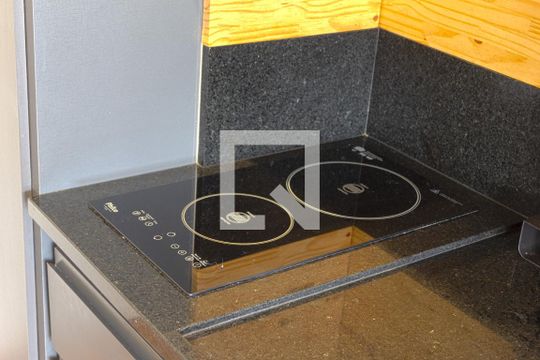 Detalhe da cozinha de kitnet/studio para alugar com 1 quarto, 27m² em Pinheiros, São Paulo
