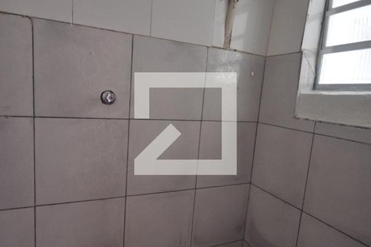 Banheiro de casa para alugar com 1 quarto, 30m² em Vila Medeiros, São Paulo