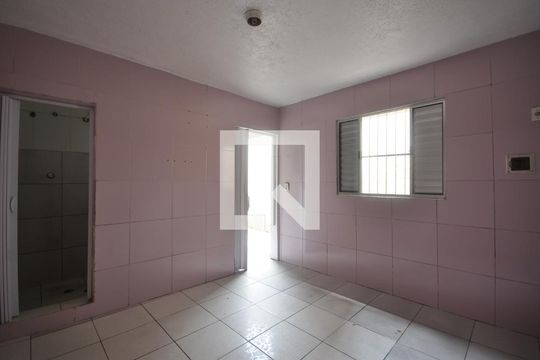 Sala/Quarto de casa para alugar com 1 quarto, 30m² em Vila Medeiros, São Paulo