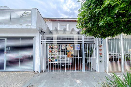 Fachada de casa à venda com 2 quartos, 88m² em Vila Regente Feijó, São Paulo