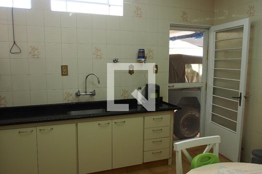 Cozinha de casa à venda com 2 quartos, 170m² em Vila Hortolandia, Jundiaí