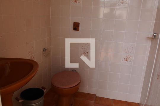 Banheiro Externo de casa à venda com 2 quartos, 170m² em Vila Hortolandia, Jundiaí