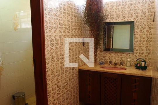 Banheiro/Lavabo de casa à venda com 2 quartos, 170m² em Vila Hortolandia, Jundiaí