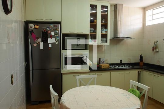 Cozinha de casa à venda com 2 quartos, 170m² em Vila Hortolandia, Jundiaí