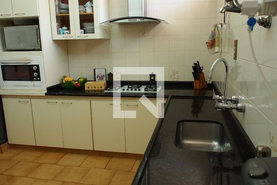 Cozinha de casa à venda com 2 quartos, 170m² em Vila Hortolandia, Jundiaí