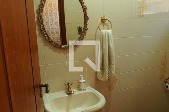 Banheiro/Lavabo de casa à venda com 2 quartos, 170m² em Vila Hortolandia, Jundiaí
