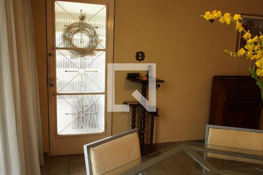 Sala de casa à venda com 2 quartos, 170m² em Vila Hortolandia, Jundiaí