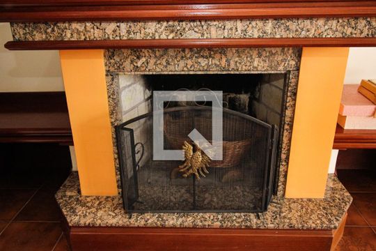 Detalhe Sala - Lareira de casa à venda com 4 quartos, 248m² em Santa Tereza, Porto Alegre