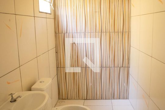 Banheiro de casa para alugar com 1 quarto, 45m² em Vila Isolina Mazzei, São Paulo