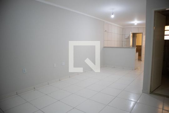 Sala de casa para alugar com 1 quarto, 40m² em Vila Isolina Mazzei, São Paulo