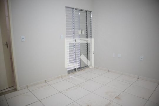 Quarto 1 de casa para alugar com 1 quarto, 40m² em Vila Isolina Mazzei, São Paulo